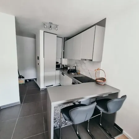 Stari Grad Apartment *