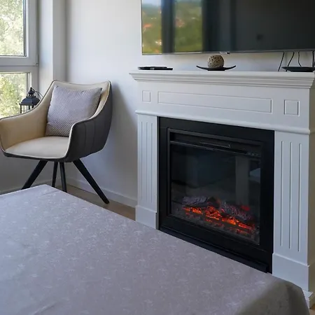 Stari Grad Apartment *